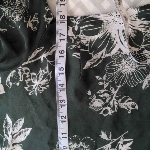 FORCAST WOMEN'S TOP. - Picture 10 of 10